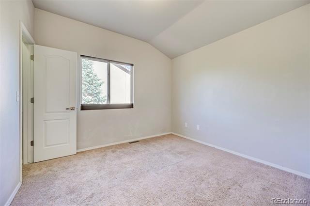 Building Photo - 835 Ridgebury Pl