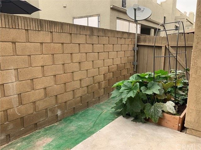 Building Photo - 8161 Newman Ave