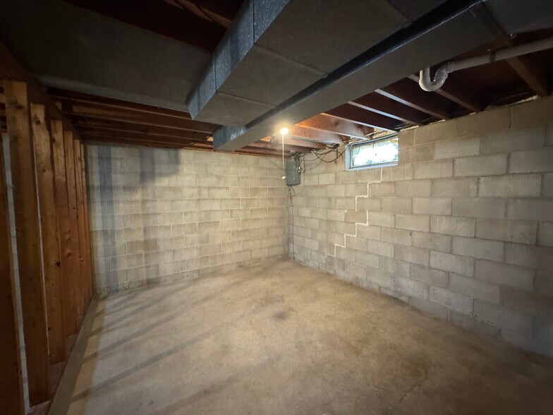 Building Photo - 2925 Leslie Ln