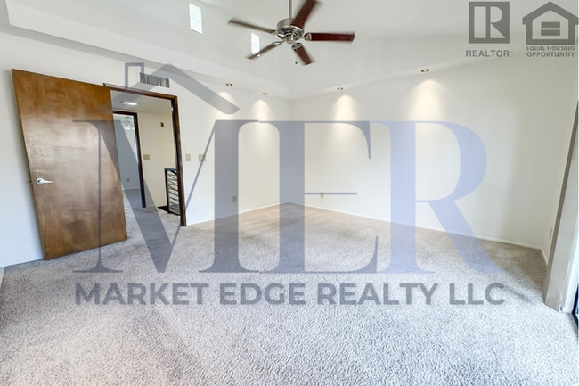 Building Photo - 2Bed/2.5Bath Townhome on Missouri/Central!...