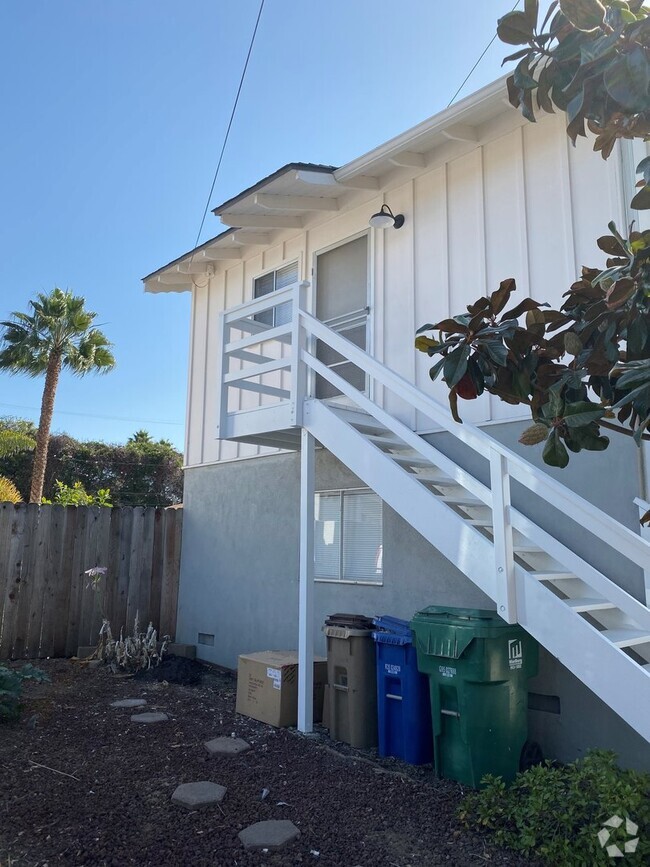 Building Photo - Santa Barbara - Remodeled studio