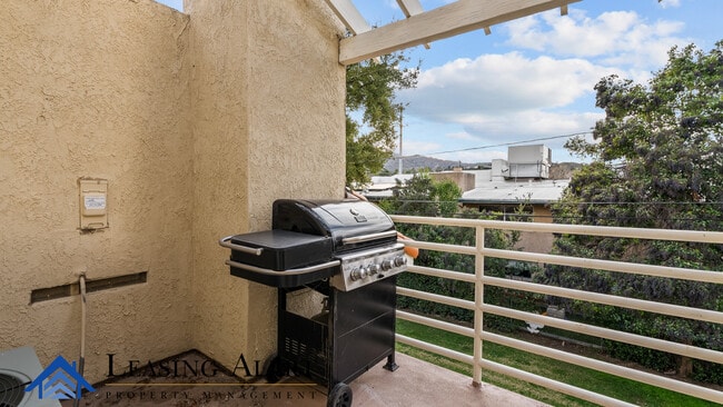 Building Photo - 24115 Evans Ave