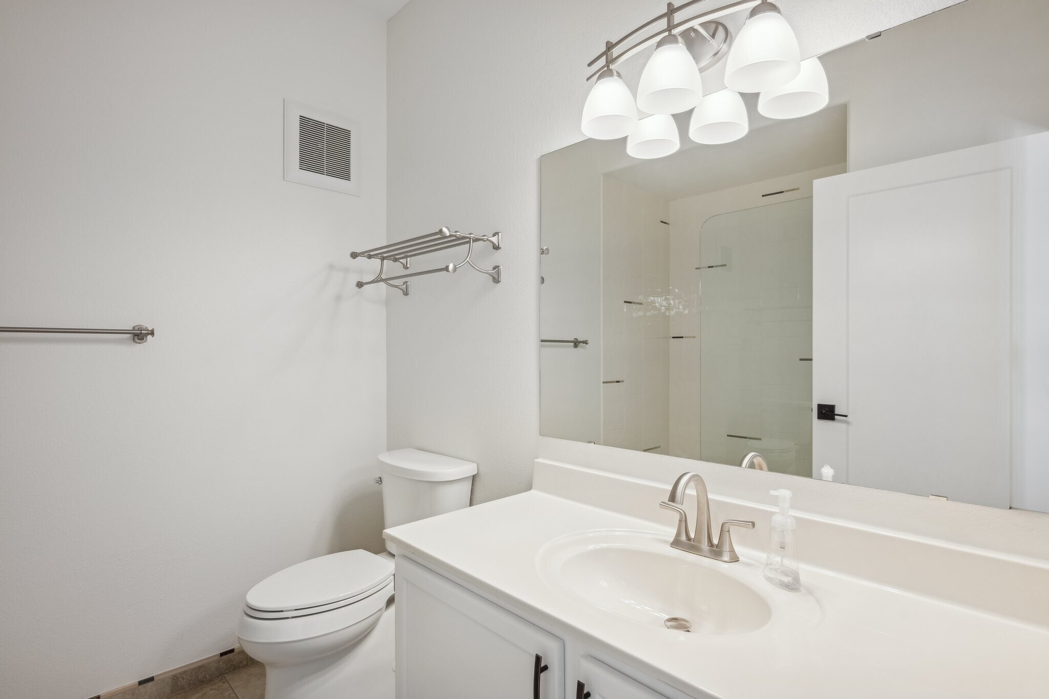 Building Photo - 15050 N Thompson Peak Pkwy