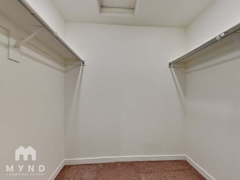Building Photo - 1131 W 20th St