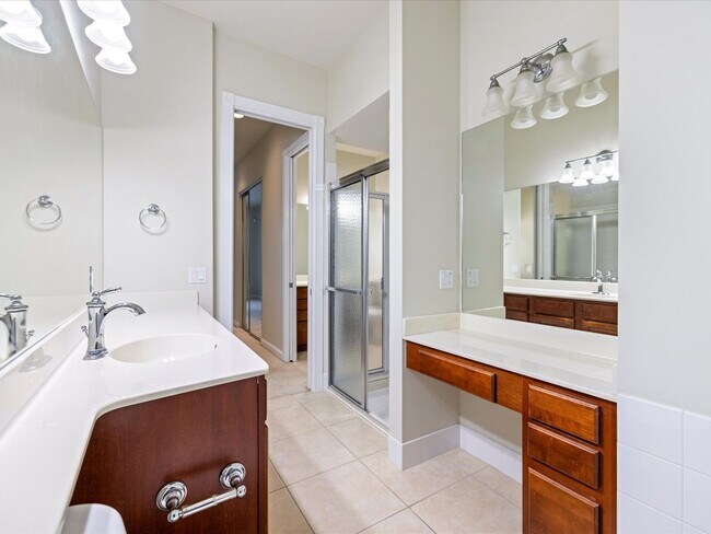 Building Photo - 4-bd,3-bth in The Isles-One Of Palmer Ranch’s Most Sought After Community