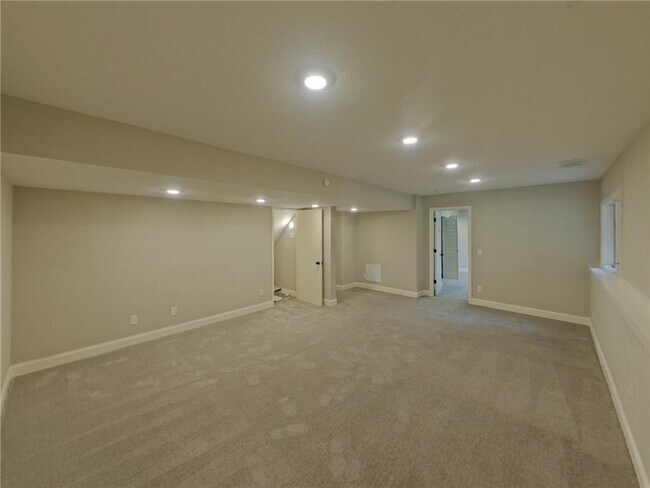 Building Photo - 4770 138th St W