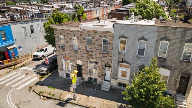 Building Photo - 2505 E Fayette St