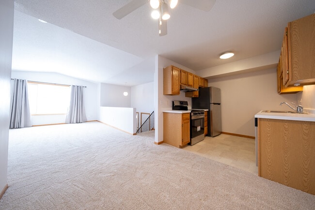 Building Photo - 634 McIntosh Ct