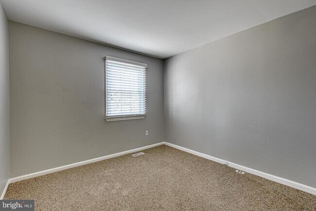 Building Photo - 1663 Hart Ct