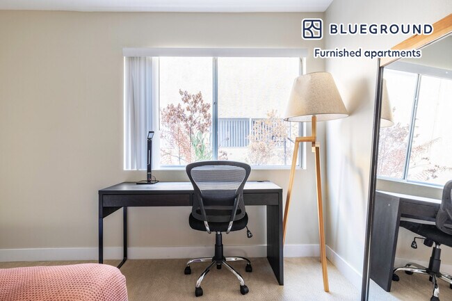 Building Photo - 960 N Alfred St