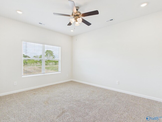 Building Photo - 112 Betty Williams Dr