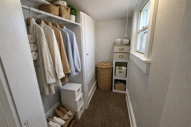 Building Photo - Newly Renovated 5-Bedroom Akron Home with Huge Deck + Fenced Yard