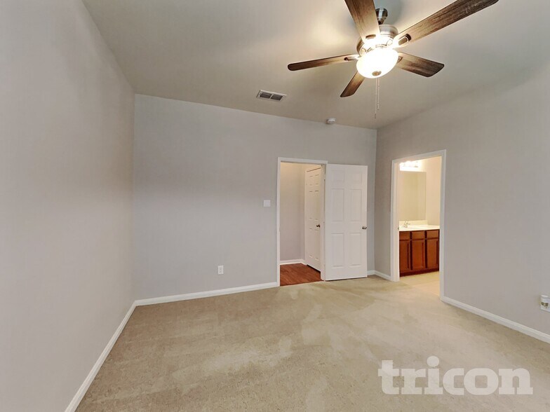 Building Photo - 2048 Cone Flower Dr