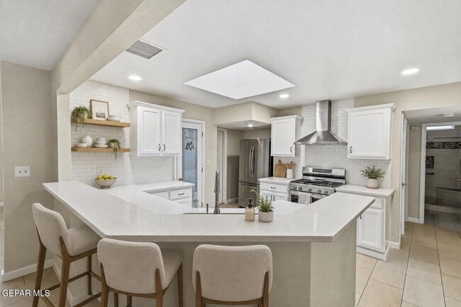 Building Photo - 1308 Rose Bud Ln