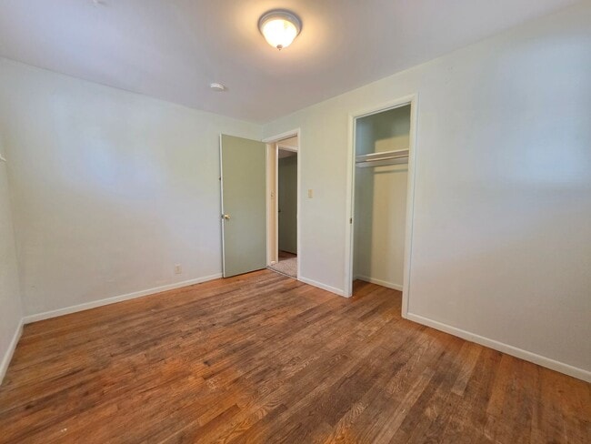 Building Photo - 710 S 44th St