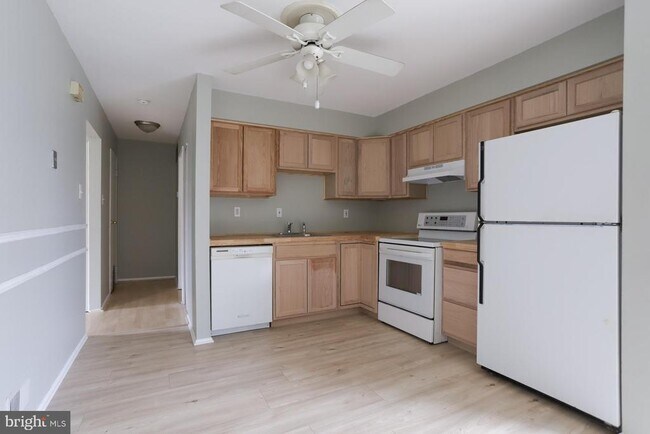 Building Photo - 1940 Arrowood Dr