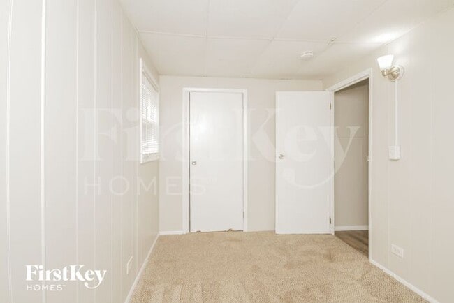 Building Photo - 671 Marine Dr
