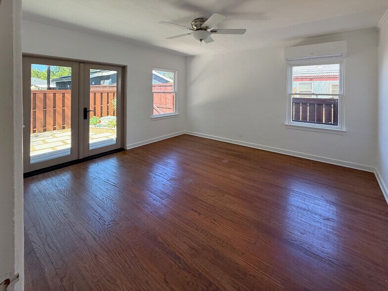 Building Photo - 3226 Glenhurst Ave