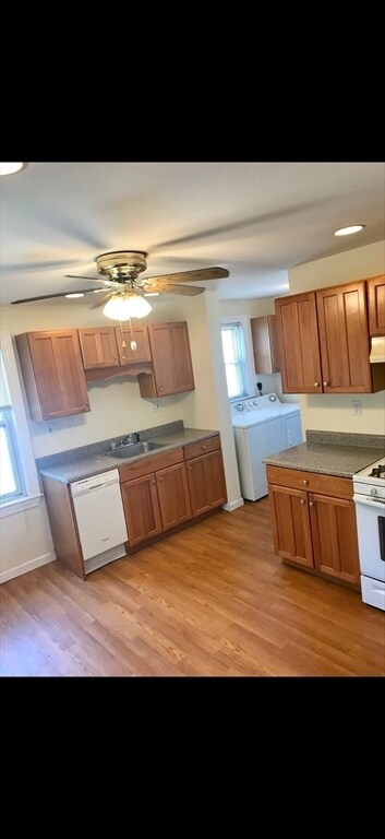 Building Photo - 76 Brooks St