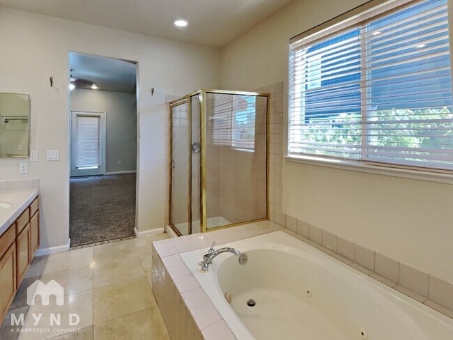 Building Photo - 695 Citadel Rd