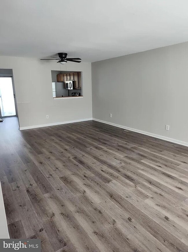 Building Photo - EDGEWOOD - STONELIEGH SQUARE TOWNHOUSE
