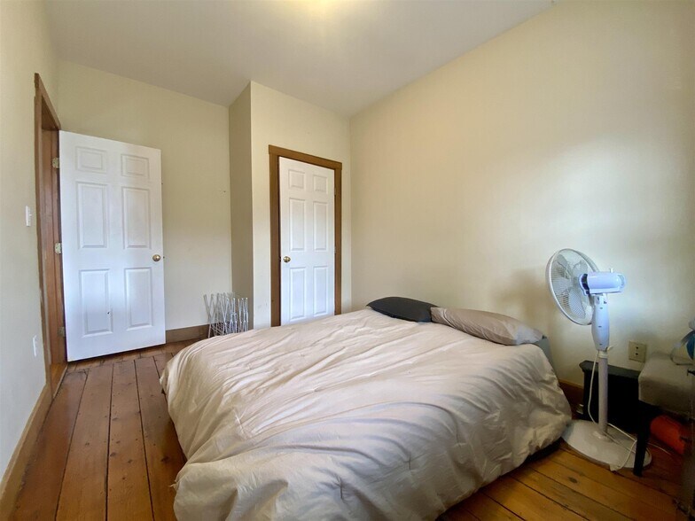 Building Photo - 359 Columbia St