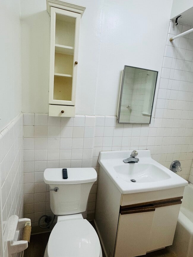 Building Photo - 183 Broad St