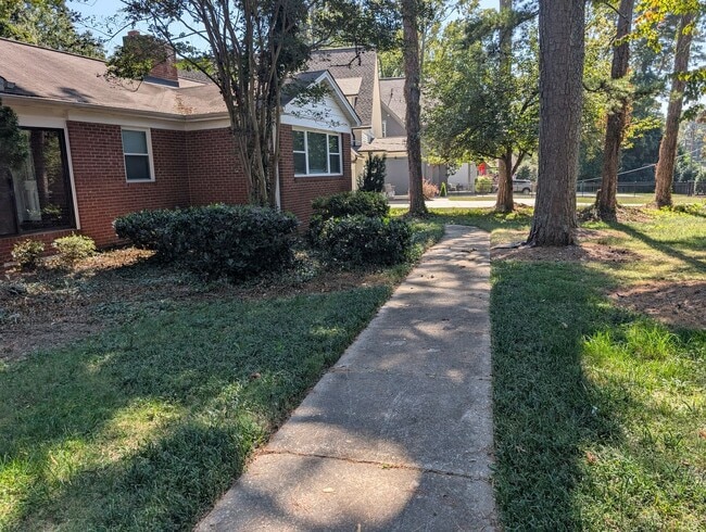 Building Photo - Pristine Ranch-style Home in Commonwealth!