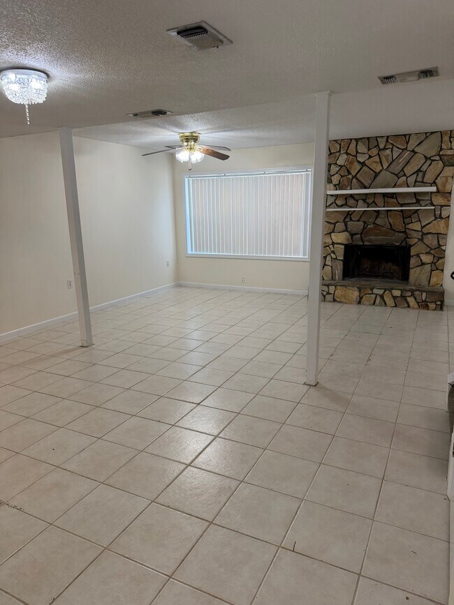 Building Photo - 31a 11th St