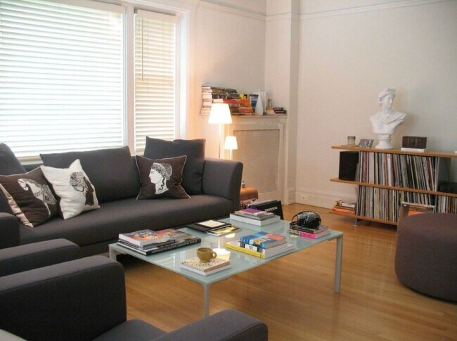 Building Photo - Timeless Queen Anne Condo with Modern Amen...