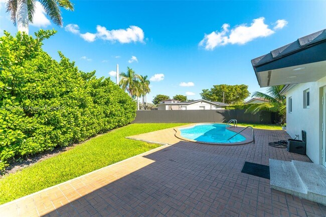 Building Photo - 9621 SW 58th St