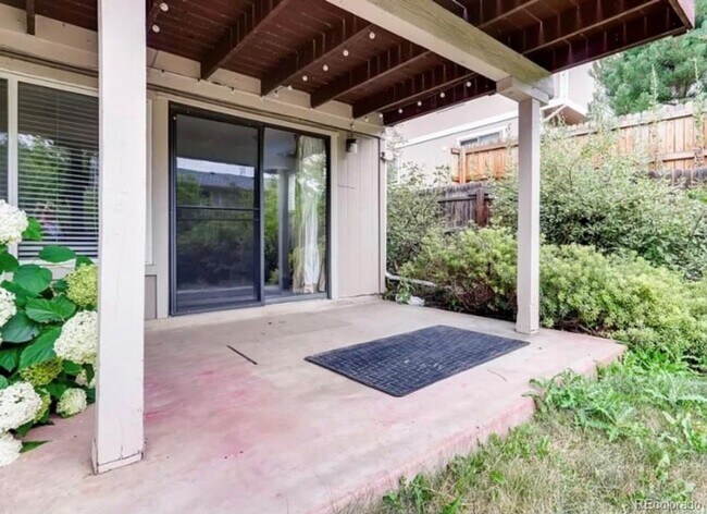 Building Photo - Long Realty & Property Management - 5 Bedr...