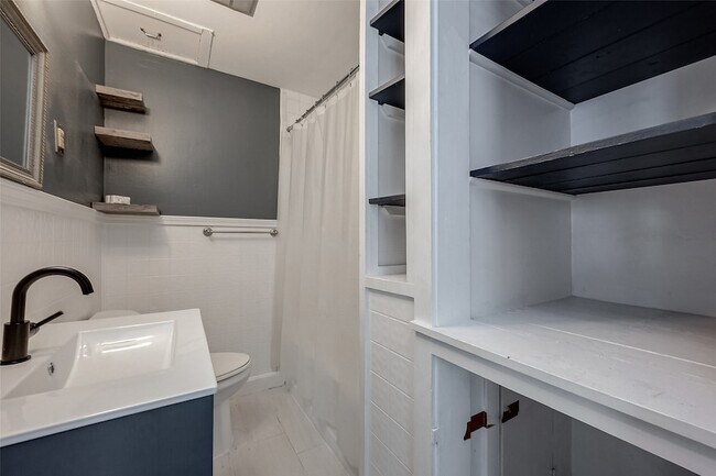 Building Photo - 415 Fairbanks St