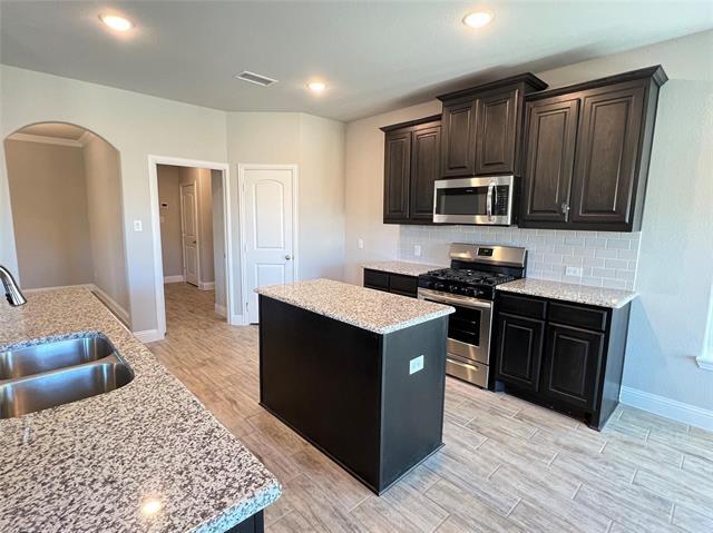 Building Photo - 2813 Pronghorn Dr