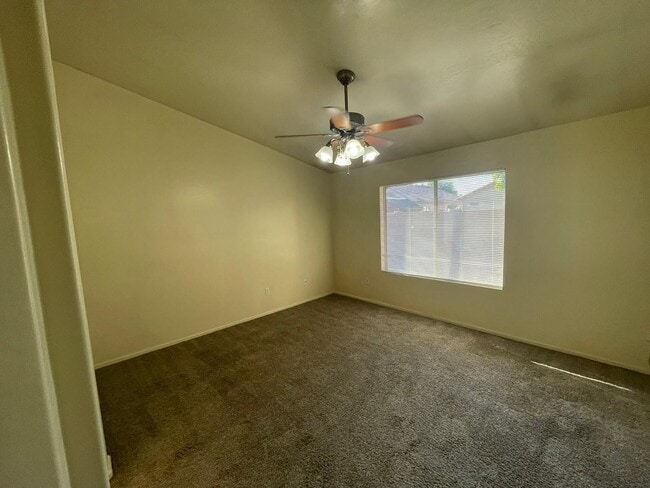 Building Photo - 837 E Glenmere Dr