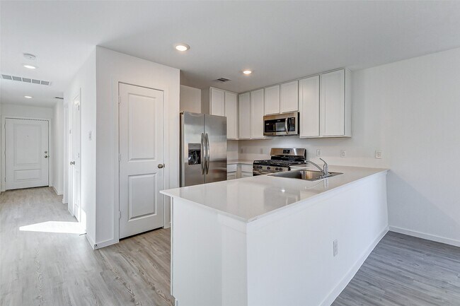 Building Photo - 18522 Tre Croci Dr
