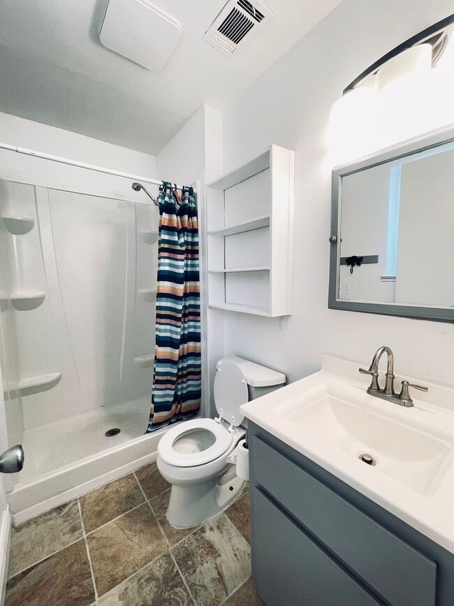 Building Photo - $250 off First Months' Rent!!