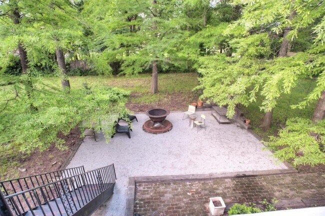 Building Photo - 652 N 3rd St