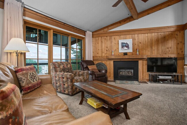 Building Photo - 2933 Mountaineer Cir