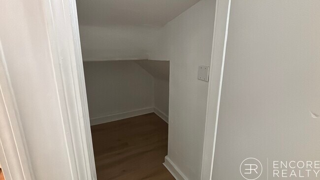 Building Photo - 675 Washington St