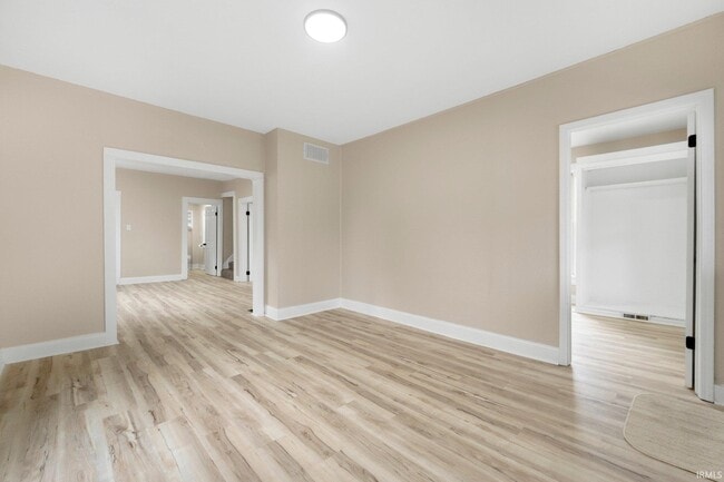 Building Photo - 607 Kinsmoor Ave