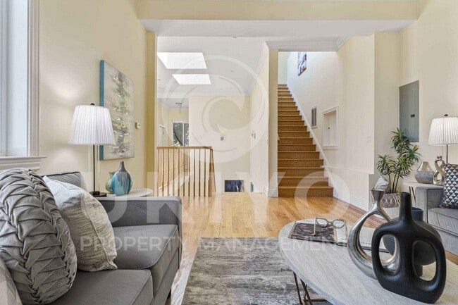 Building Photo - 6588 Longwalk Dr