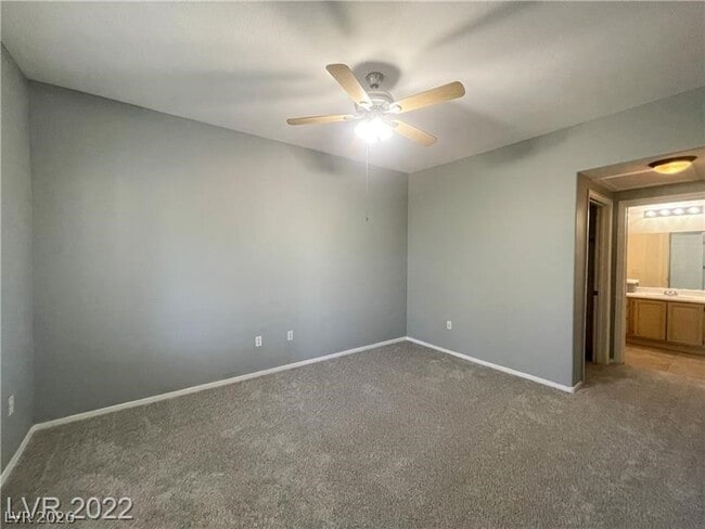 Building Photo - 3400 Cabana Dr