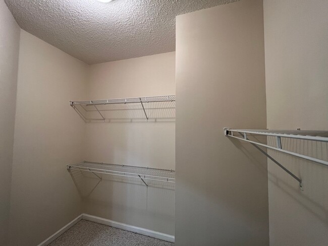 Building Photo - Beaver Creek Condo Enjoy Living at it's Fi...