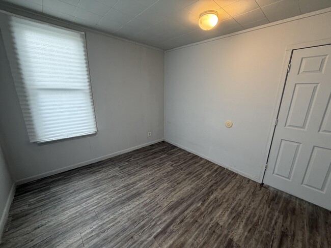 Building Photo - 56 Bismark-