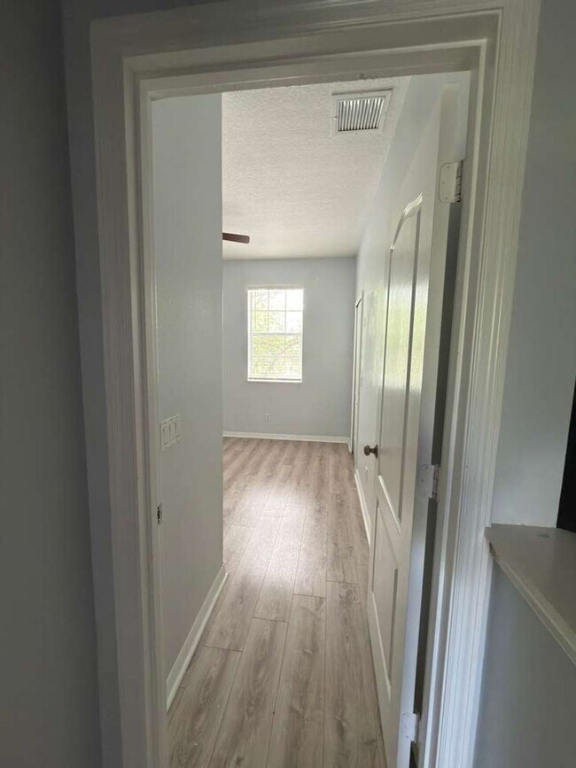 Building Photo - Beautiful 2BR/2.5BA Condo with Resort-Style Amenities