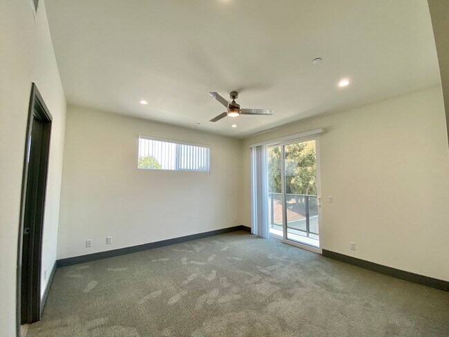 Building Photo - 6437 86th