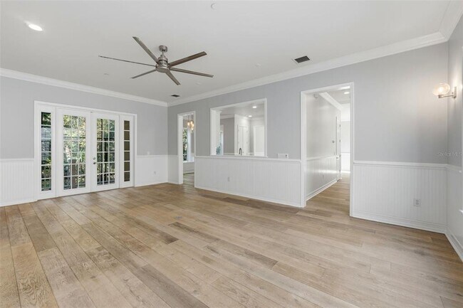 Building Photo - 815 Lake Evalyn Dr