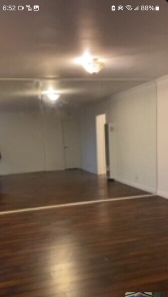 Building Photo - 11634 Gorham Ave