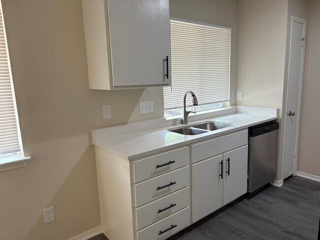 Building Photo - 2524 Chaparral Trail